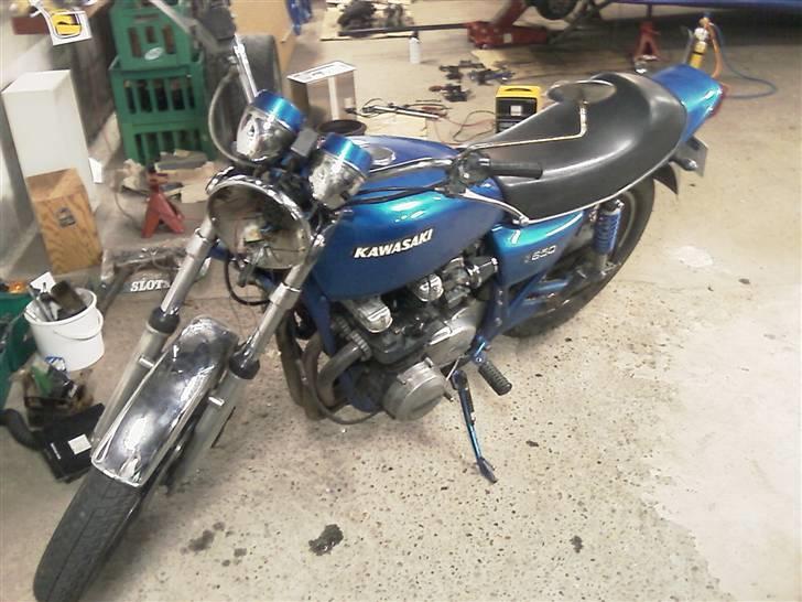 Kawasaki Z650 B2 - Så mangler blinkerne bare foran... billede 13