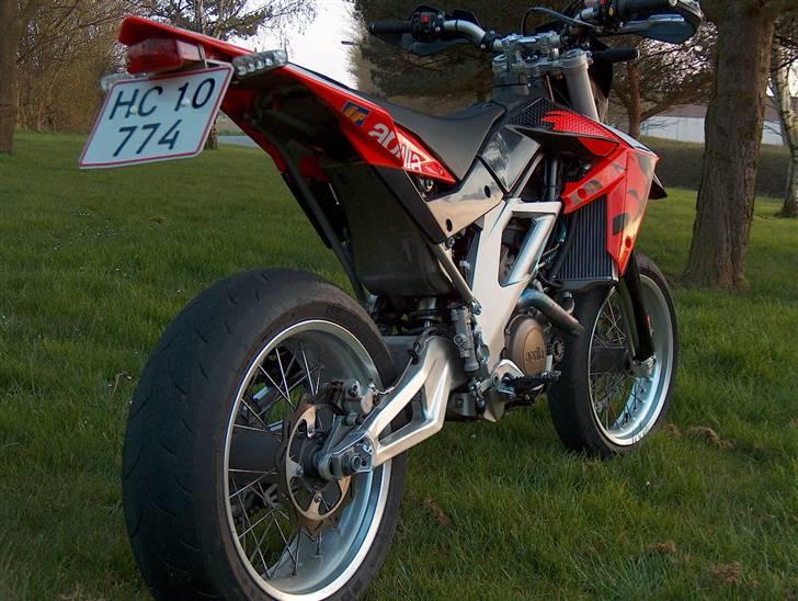 Aprilia sxv 550 motard  billede 4