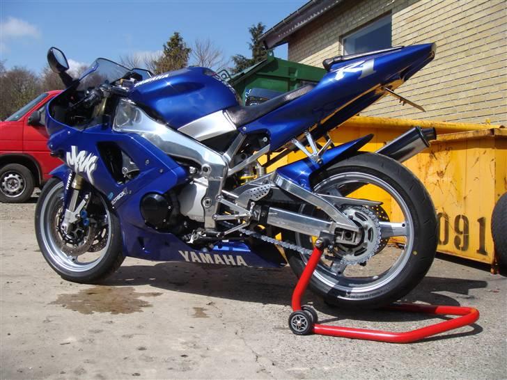 Yamaha R1 billede 15