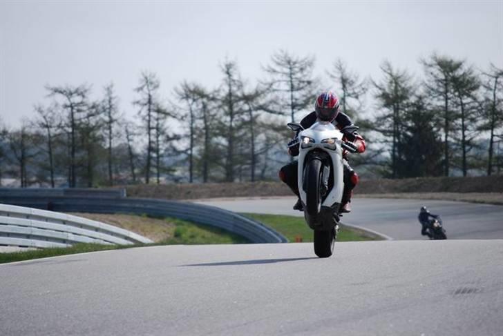 Ducati 848 - ujævn bane..c",) billede 11