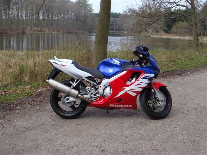 Honda CBR 600 F4 billede 3