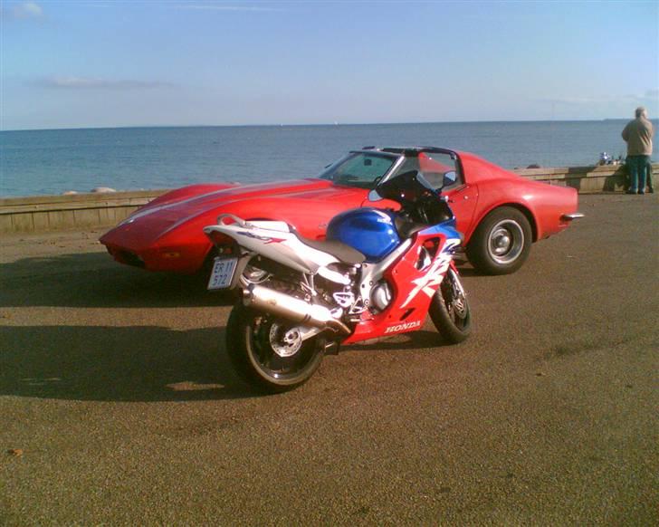 Honda CBR 600 F4 - Hyggelig søndagstur med en kammerats ´73 Corvette Stingray billede 6