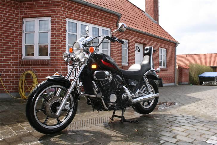 Kawasaki Vulcan VN700 - SOLGT billede 3