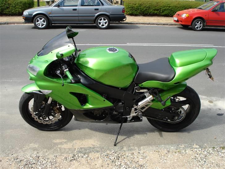 Kawasaki ZXR 950 ( SOLGT ) billede 4