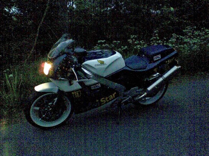 Honda Vfr 400 R billede 8