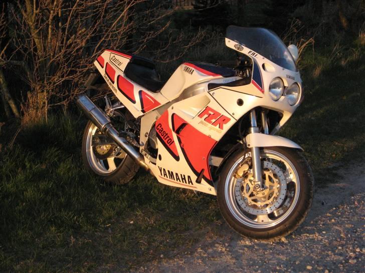 Yamaha fzr 1000 billede 4