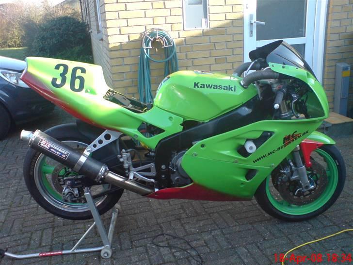 Kawasaki ZXR 400 Roadracer billede 6