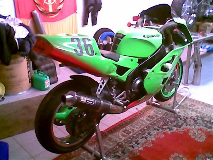 Kawasaki ZXR 400 Roadracer billede 9