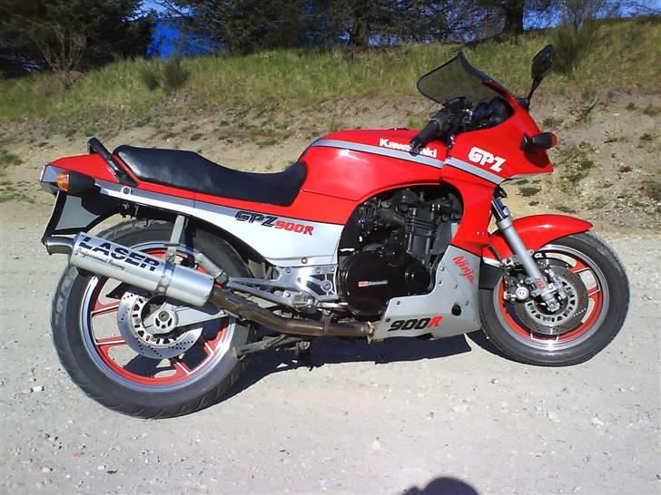 Kawasaki GPZ 900 R billede 4