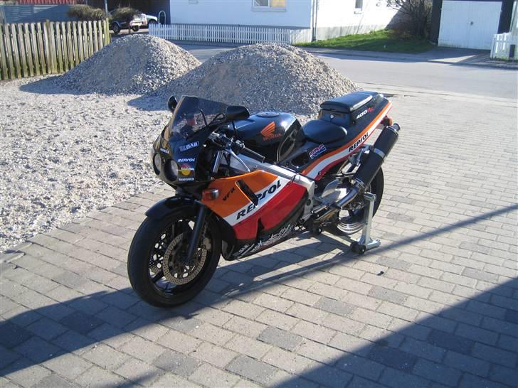 Honda VFR 400R NC 30 billede 2