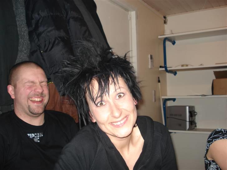 Suzuki GSF 650 Bandit  R.I.P - Til fest med mine klubkammerater.. Michael har lige leget frisør....;-) billede 13