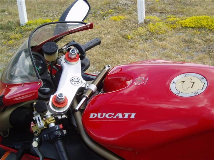 Ducati 748 billede 1