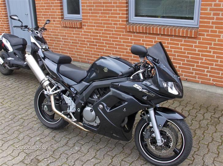 Suzuki SV 650 S *SOLGT* billede 8