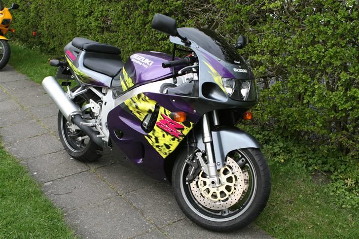 Suzuki GSXR 750 billede 1