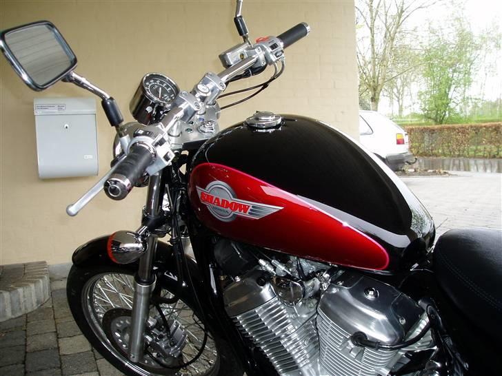 Honda Shadow VT 600 Custom billede 1