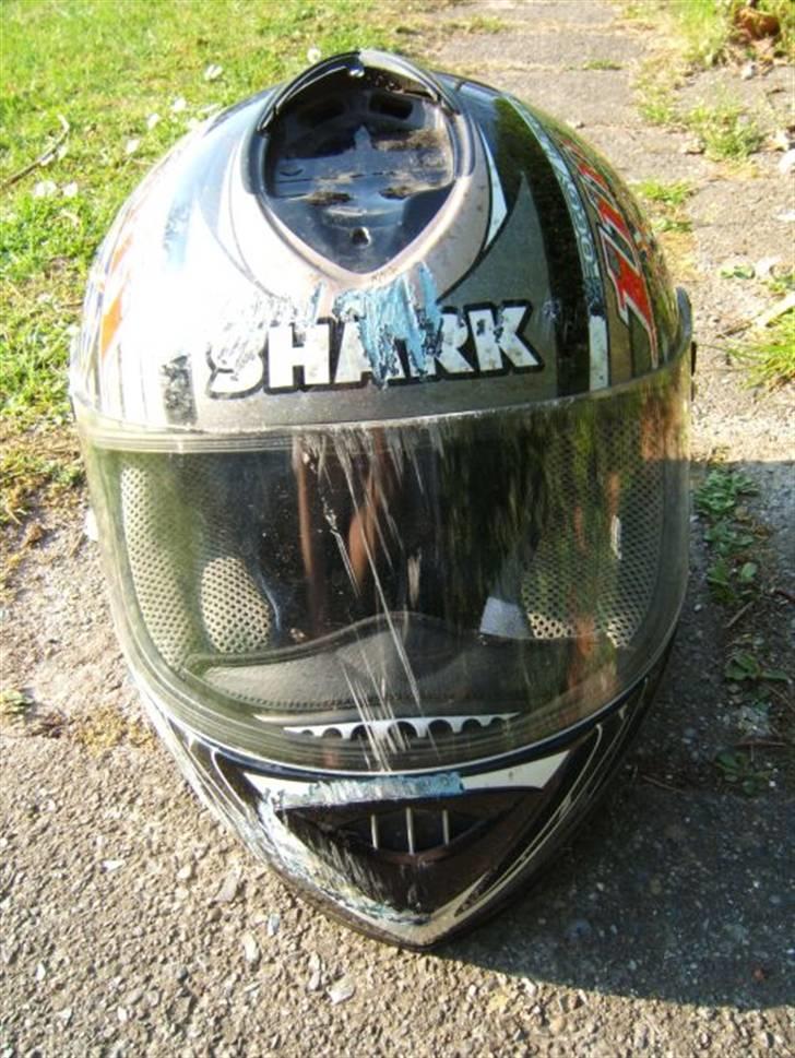 Honda CBR900rr - Et af resultaterne af mit styrt i sidste uge- heldigvis ikke på Firebladen-husk altid hjelm!!!! billede 9
