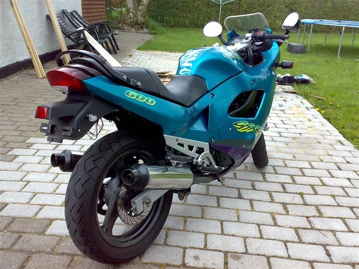 Suzuki gsxf 600 ( solgt ) billede 6