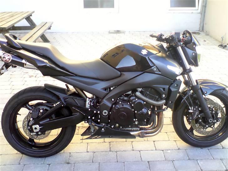 Suzuki GSR 600 K8 *Totalskadet*  billede 4