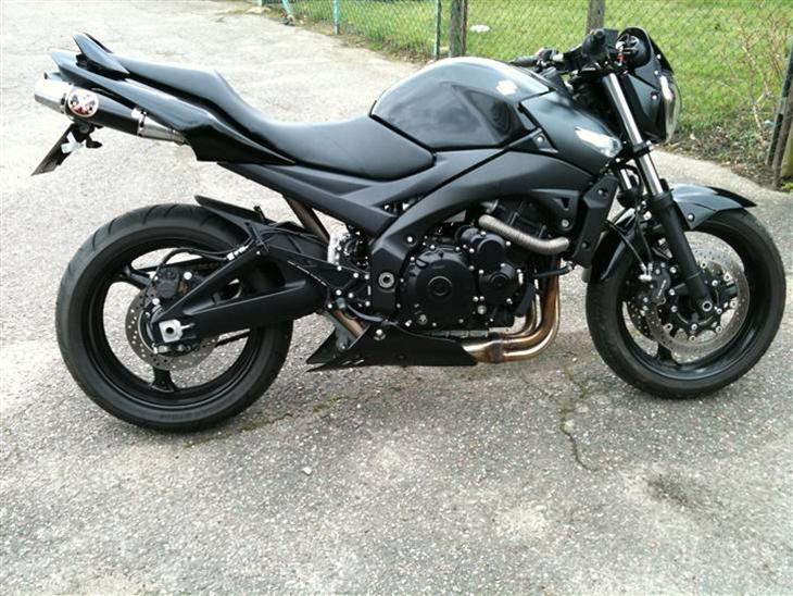 Suzuki GSR 600 K8 *Totalskadet*  billede 1