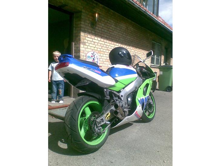 Kawasaki Zxr 750 DøD - konen der lige har kørt rund i haven ALENE.  billede 1