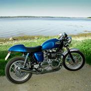 Triumph Thruxton Cafe Racer