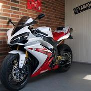 Yamaha R1