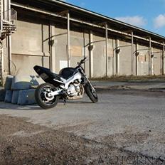 Yamaha FZR600R Streetfigther