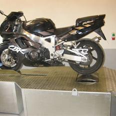 Honda CBR 900 streetfighter