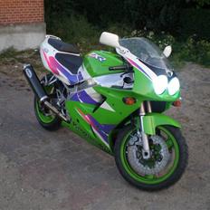 Kawasaki zxr 750 solgt
