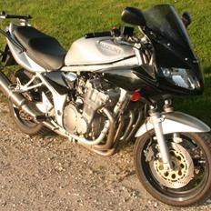 Suzuki GSF600/S