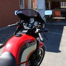 Kawasaki gpz 750 unitrak