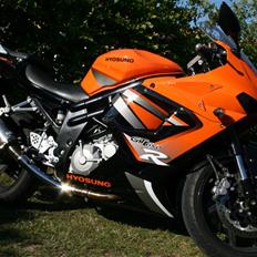 Hyosung GT650R   (SOLGT)
