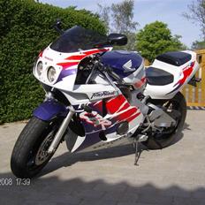 Honda CBR 400 RR FireBlade