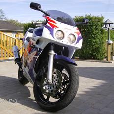 Honda CBR 400 RR FireBlade