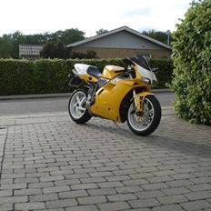 Ducati 996