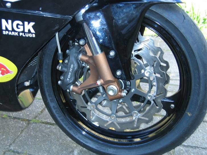 Honda CBR1000RR Fireblade(solgt - opgraderet til 320mm wave skiver billede 4