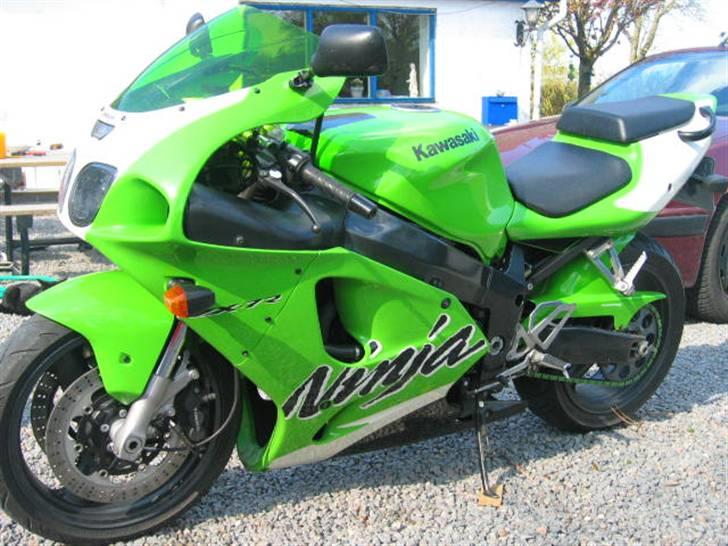 Kawasaki ZX7-R - Jeg synes selv det pyntede med huggeren. billede 12