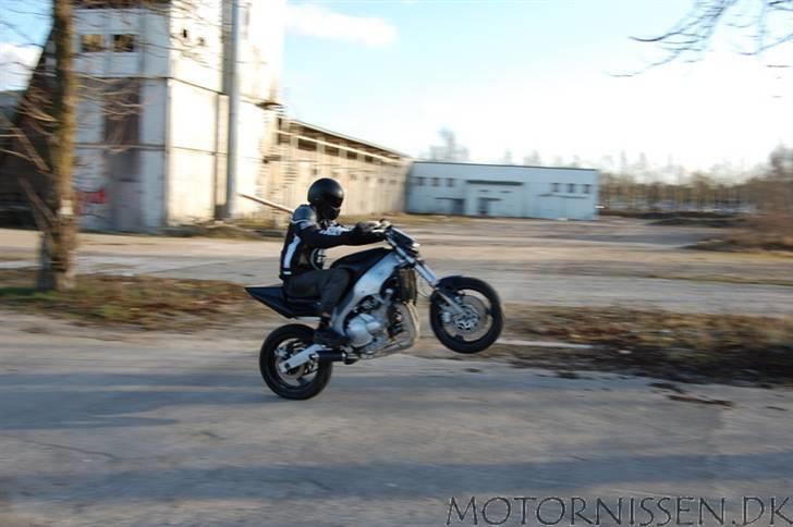 Yamaha FZR600R Streetfigther billede 1