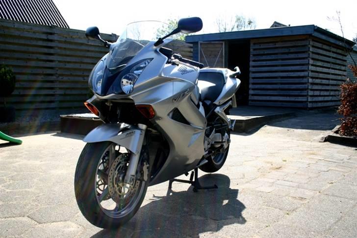 Honda vfr 800 - standart billede 4