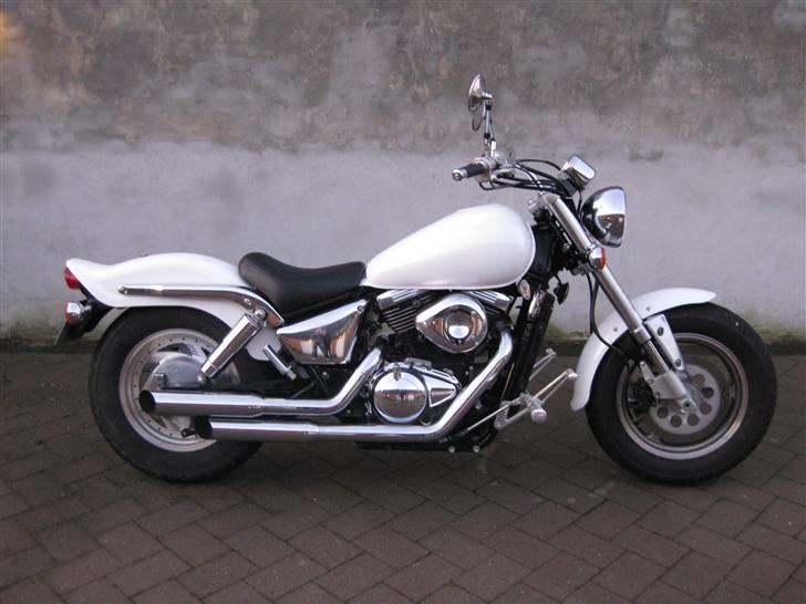 Suzuki VZ800 Marauder - Så blev cyklen lige slæbt uden for i kulden til et par billeder... billede 1