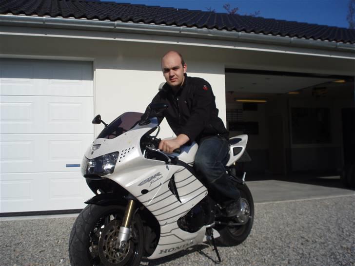 Honda CBR 900 streetfighter - ja her er jeg så jon JK-BIKE holsted billede 13