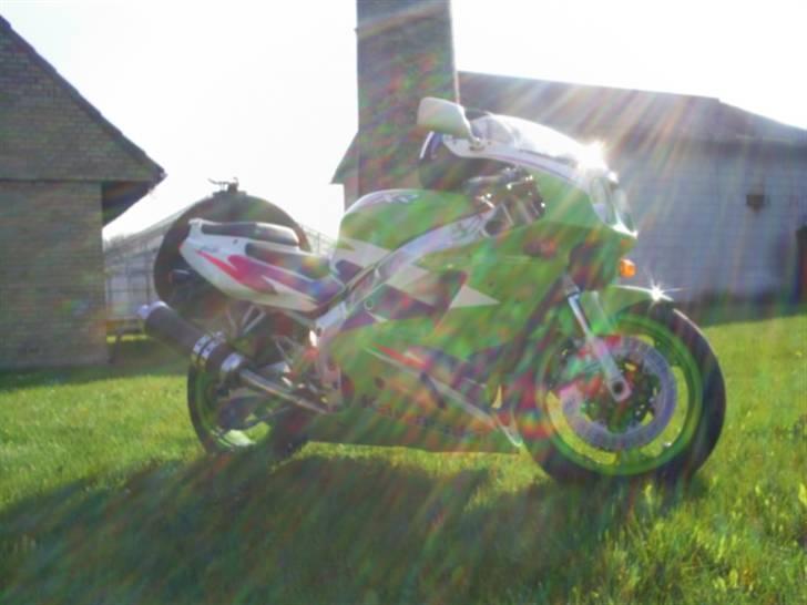 Kawasaki zxr 750 solgt billede 9