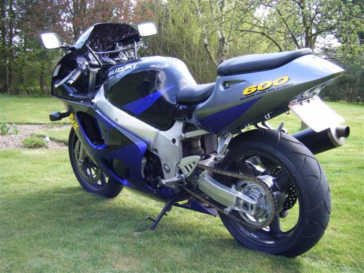 Suzuki gsxr600 srad solgt billede 4