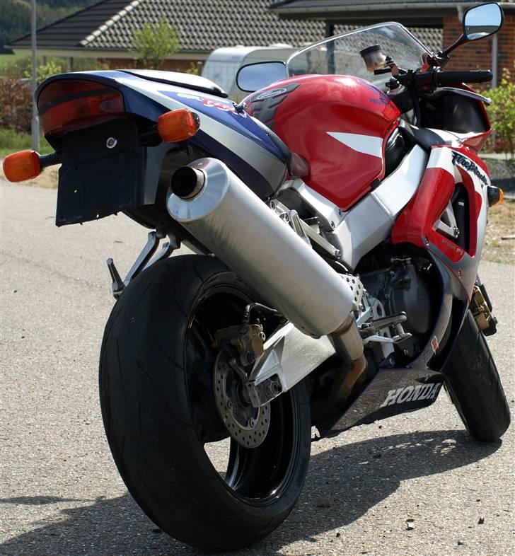 Honda CBR 900 RR billede 8