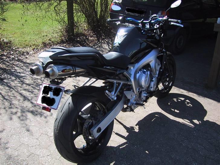 Yamaha FZ-n 600 billede 1