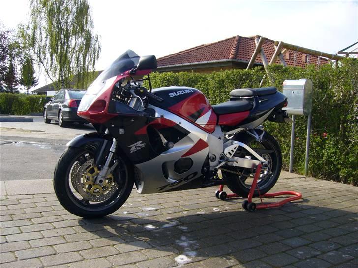 Suzuki GSXR 750 billede 1