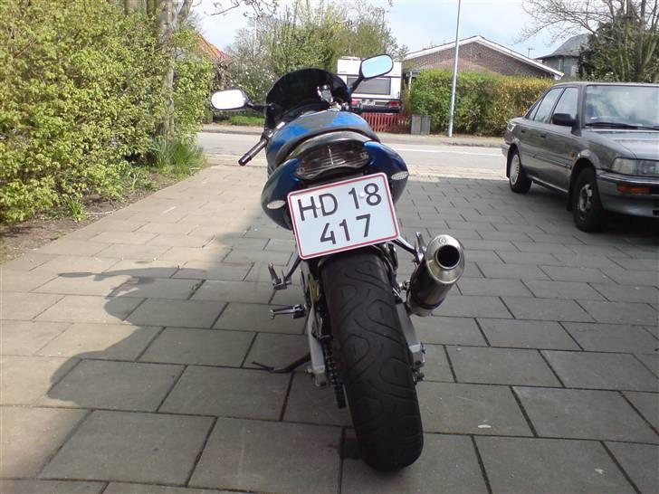 Suzuki SV 650S SOLGT - Nu med ekstra lækker start 90´er Corolla som baggrund! billede 3