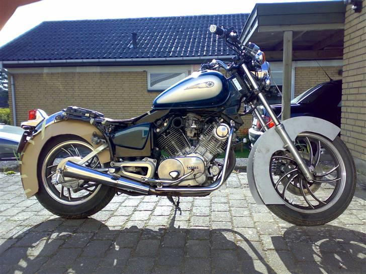 Yamaha XV 750 SE - Prøvemontering af ufærdig skærmsider.... Nice. billede 11