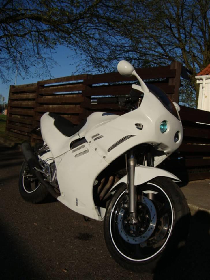 Suzuki GSX-R 250  - Modiferet front med Xenon billede 1