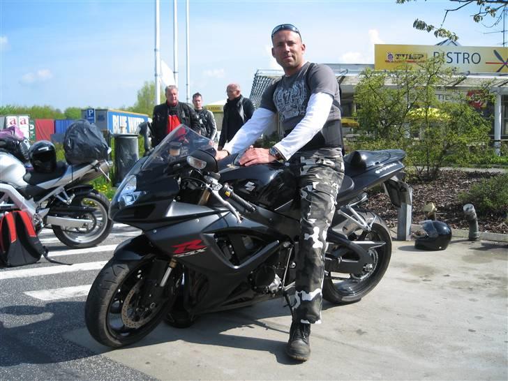 Suzuki GSX R 600 K7 "SOLGT" - På vej hjem fra Julemærketuren i Kollund 2008 billede 12